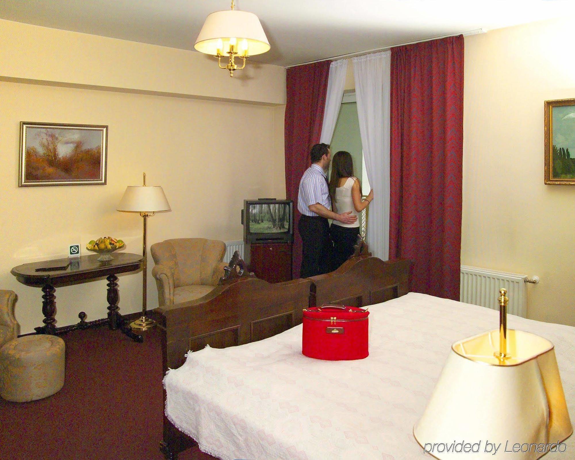 סופרון Pannonia Hotel חדר תמונה